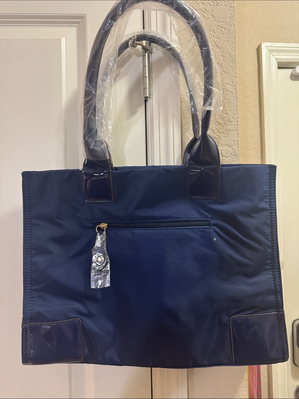 TB Navy Patent-Trim Logo Tote - Picture 2 of 5